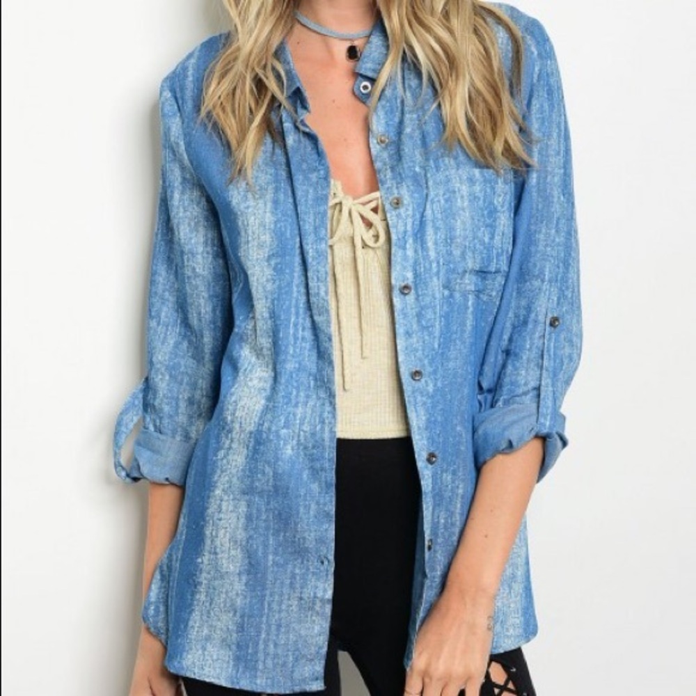 NWT Faded Wash Denim Button Up Chambray Shirt
